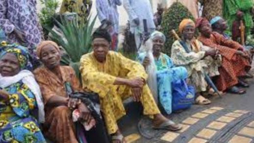 We Are Suffering, Our Daily Pay Can Barely Buy Loaf Of Bread – Nigerian Retirees Under Contributory Pension Scheme Cry Out