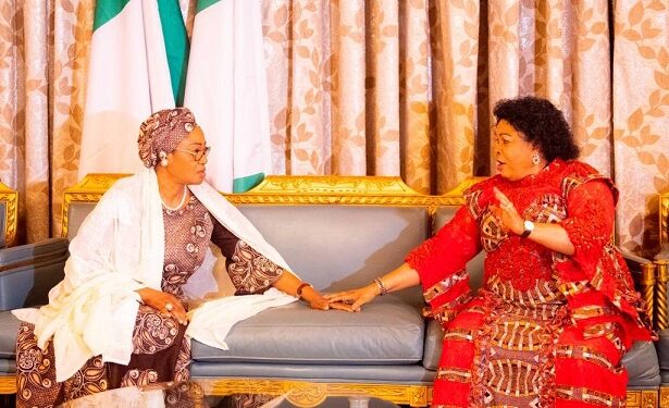 Former First Lady, Patience Jonathan Visits Remi Tinubu (Photos)