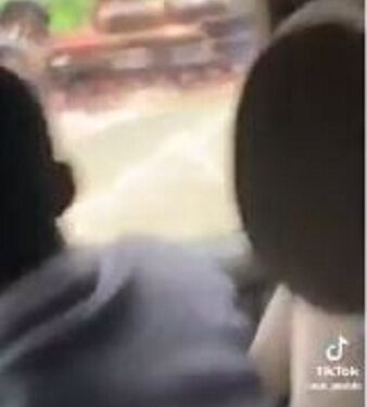 Watch The Moment Truck Overturned As Heavy Flood Takes Over Major Road In Sagamu (Video)