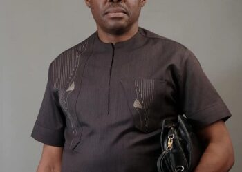 “Don’t Mind My Dressing” – 47-year-old Nigerian Man Looking For Love Advertises Self On Facebook (Photos)