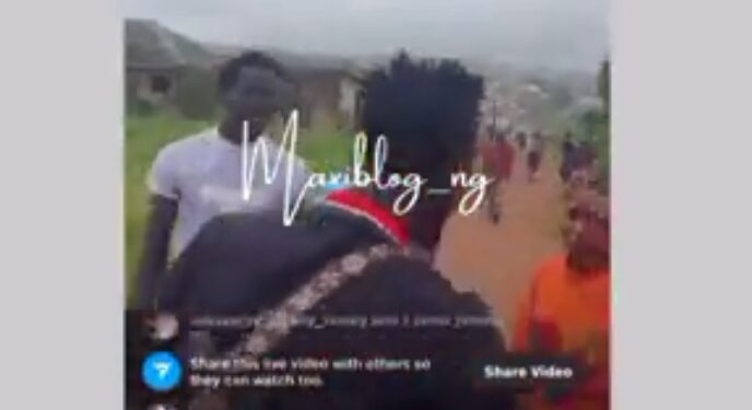 “E No Fit Sleep Here” – Drama At Ikorodu Cemetery Over Mohbad’s Burial (Video)