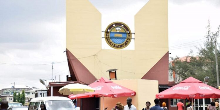 ‘UNILAG Is Becoming Secondary School’ – Parents Protest Over Mattress Demand