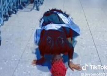 Nigerian Lady Rolls On The Floor At Airport After Crossing UK Border (Video)