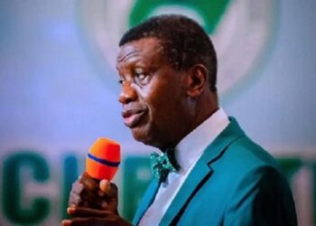Reactions As Pastor Adeboye Shares Testimony On How God Suspended Winter for Him In The US (See Video & Comments)