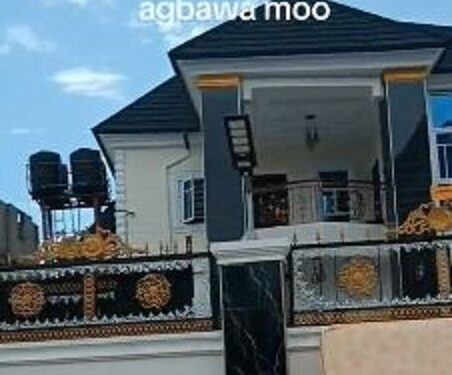 Watch The Moment Residents Are Packing Their Properties Out From Mansion Due To Be Demolished In 2 hours (Video)