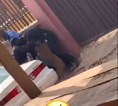 Watch The Moment Nigerian Police Officers Engaged In a Public Fight Over a Disagreement (Video)
