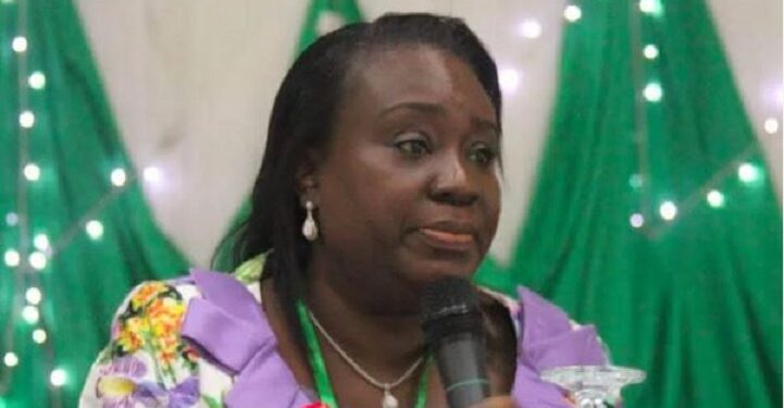 FG Suspends Salaries Of 686 Civil Servants, Gives Reason