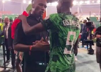 AFCON: Drogba Celebrates With Osimhen After Nigeria’s 2-0 Win Over Cameroon (Video)