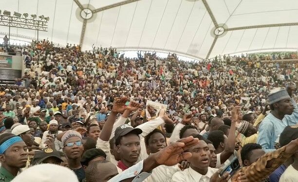 Large Crowd Welcomes Nigerian Shi’ite Leader, Sheikh Zakzaky, Wife In Abuja After Medical Trip To Iran (Photos)