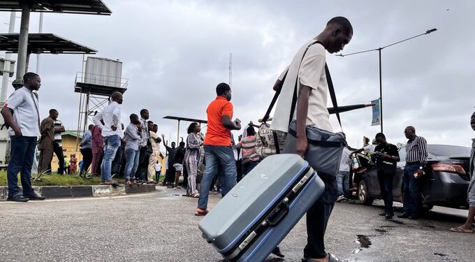 Resign Before Going – FG Says No More Leave Of Absence For Relocating Doctors