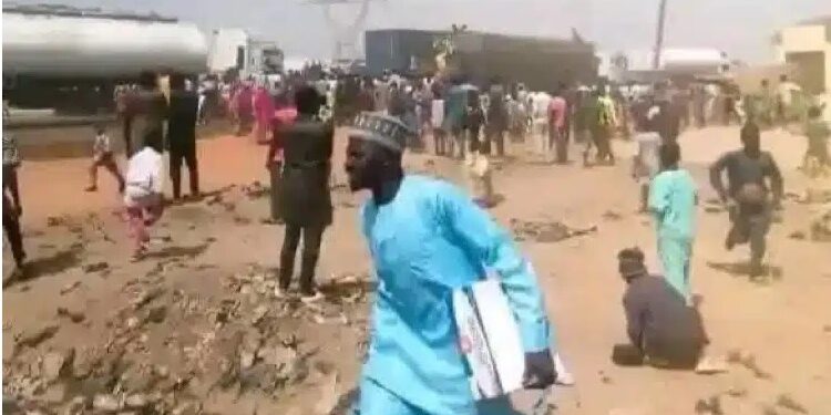 Hardship: Angry Nigerians Hijacked Foodstuff From Dangote, BUA Trucks