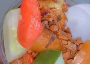 Unsatisfied Customer Shares Content Of The Parfait She Bought In Ekiti (Video)