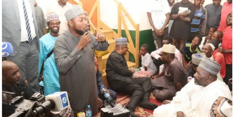 “Yes Daddy” – Reactions As Peter Obi Joins Muslims To Break Ramadan Fast At Abuja Mosque (Video)