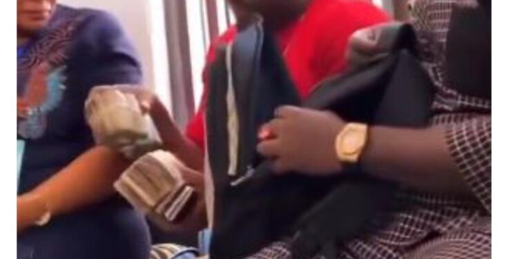 Actor Zubby Michael Spotted Giving Bundles Of Cash To Junior Pope’s Family (Video)