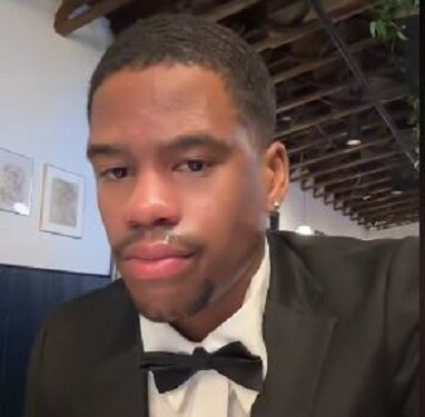 Man Breaks Down In Restaurant After Date Fails To Show Up (Video)