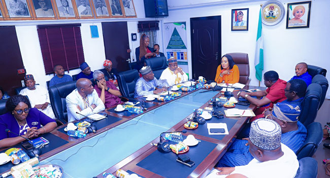 Strike Looms As FG Offers N62,000 As New Minimum Wage, Labour Demands N250,000