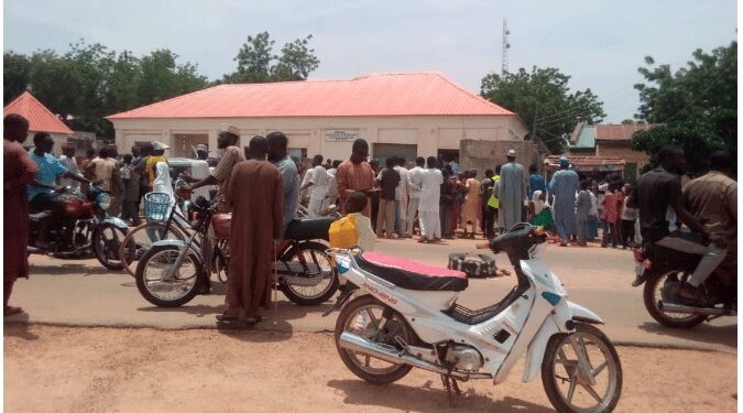Angry Youths Chase Sanusi’s Representative Out Of Dissolved Emirate (Video)