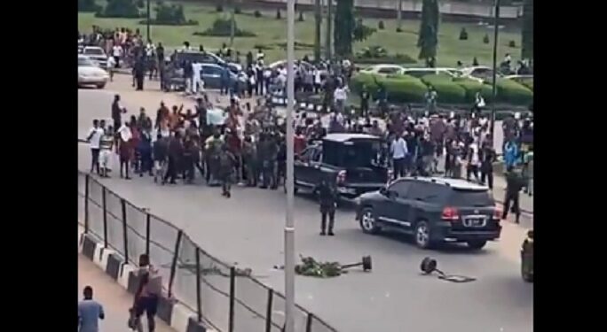 UNIBEN Shut Down Academic Activities Indefinitely Over Students’ Protest (Video)