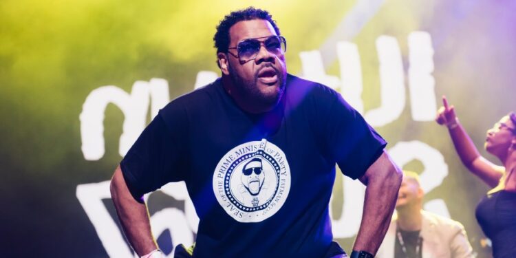 Famous American Rapper Fatman Scoop Dies After Collapsing On Stage (Video)
