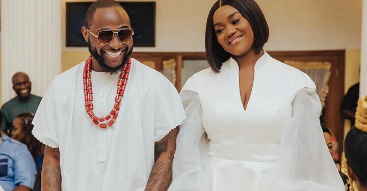 Davido Shows Off Where He ‘Sleeps’ With His Wife As He Gives His Friends A Tour Of His Private Jet (Video)