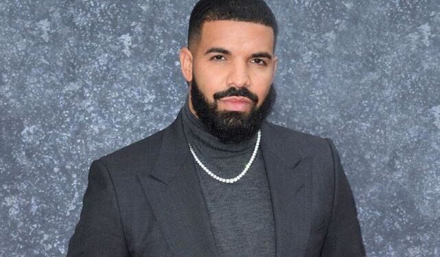Drake Spotted At Tems’ Show In Toronto (Video)