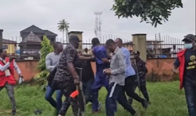 Edo Decides: The Moment EFCC Operatives Arrested A Suspected Vote Buyers At Egor LGA (Video)
