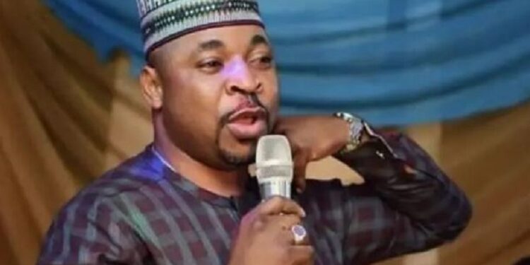 See The Moment Large Crowd Welcome MC Oluomo As He Takes Over As NURTW National President (Video)