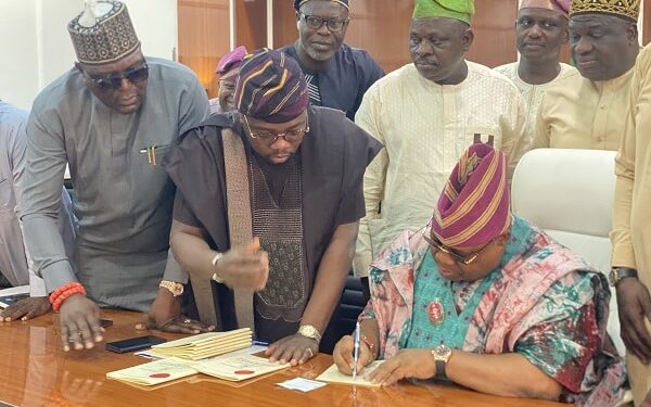 Adeleke Signs ₦427 Billion 2025 Osun Budget Into Law