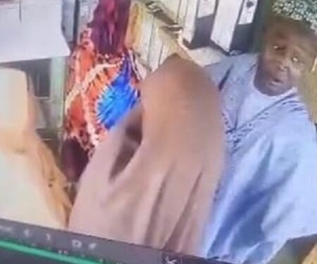Watch The Shocking Moment Family-of-four Stole 3 Laptops And Hid Under Their Jilbab After Distracting Shopkeeper ( Video)