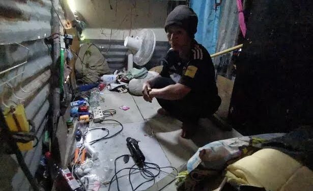 Father-Of-Three Electrocuted While Trying To Warm Himself With Hairdryer