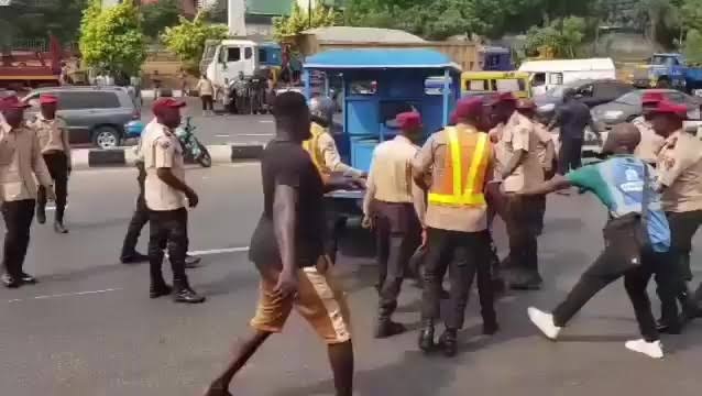 Policeman Allegedly Shoots FRSC Officer During Number Plate Enforcement In Lagos