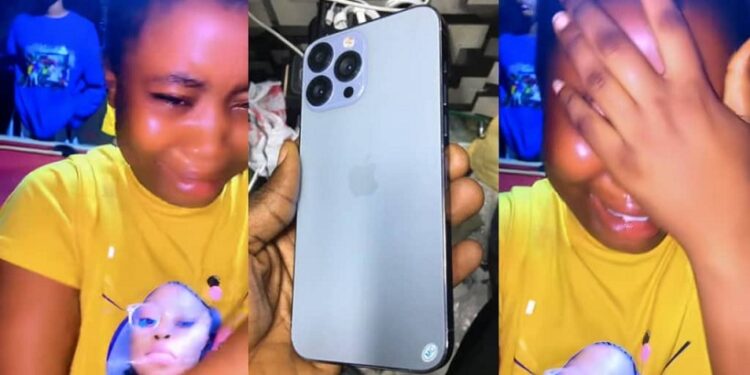 Nigerian Lady Caught Stealing iPhone 13 Pro Max in Ghana (Video)