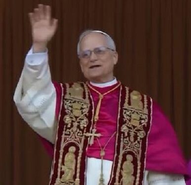 Watch The Emotional Moment Pope Leo XIV Appeared On The Balcony Of St. Peter’s Basilica For The First Time As The 267th Pope (Video)