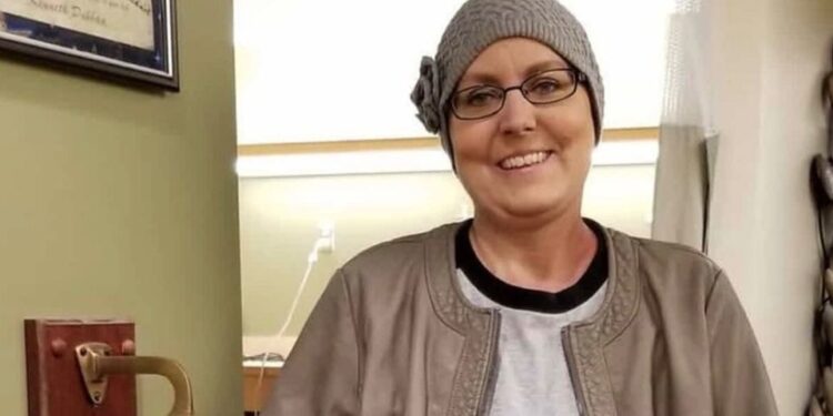 49-Year-Old Mum Who Beat Cancer Four Times Gets K!lled By Random Bullet Fired At Home (Photos)