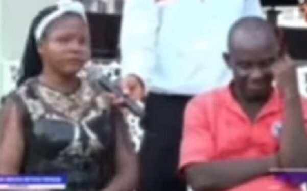 Nigerian Woman Publicly Exposes Husband’s Filthy Habit Before Her Pastor And Church Members (Video)