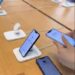 Nigerian Man Shares Encounter He And His Wife Had After Visiting UK Apple Store With ‘Stolen’ iphone Bought in Nigeria