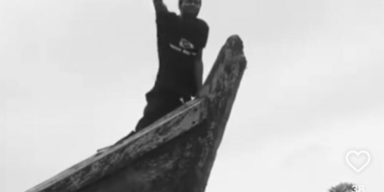 Man Begins Ark Construction, Claims That Nonstop Rain From Dec 25 Will End World (Video)