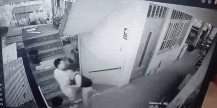 Watch The Moment Woman Dies After Falling From Second Floor While Trying To Hug Her Boyfriend (Video)