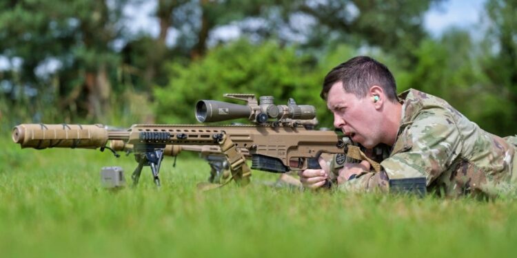 Ukrainian Sniper Breaks World Record With 13,000-Foot Kill Shot Against Russian Forces