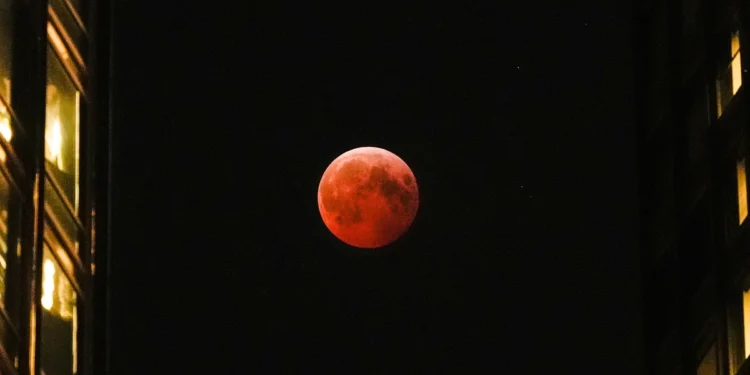 Lunar Eclipse Set To Hit Nigeria, Moon To Turn ‘Blood Red’ On Sunday