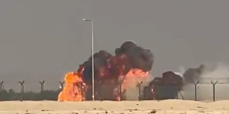 The Moment A Plane Crashed In Huge Fireball In Front Of Thousands Of Spectators At The Dubai Air Show (Video)