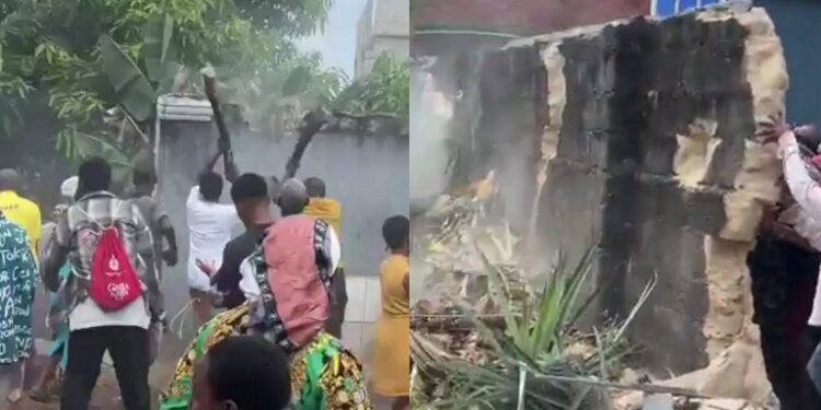 Pastor Asked Members To Pull Down Church Fence During Service As ‘Wall Of Jericho’ In Their Lives (Video)