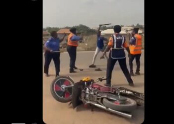 Outrage As Bikeman Flogs Policewomen, Beats Them To Stupor In Osun (Video)