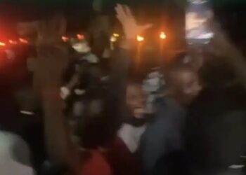 “Okpebholo Ole” – Residents Chant As APC Govs Reportedly Leave Osun State (Video)