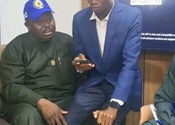 “I Hope No Be Wetin I Dey Think O” – Nigerians Drag Senator Alli Sharafadeen Over Strange Pose With Younger Man (Video)