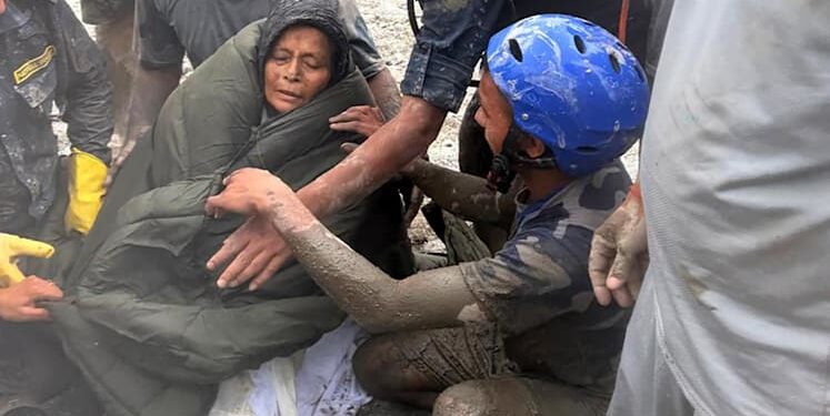 64-Year-Old Woman Rescued From Debris 10 Days After Floods in Nepal (Video)
